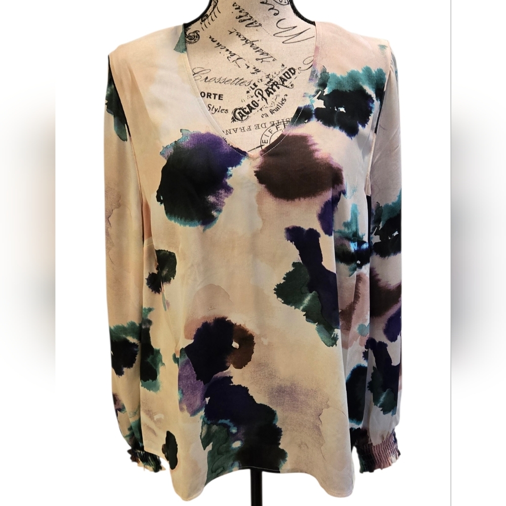 NWT CAbi Women's Blouse with Cream and Dark Green Floral Design Sz M